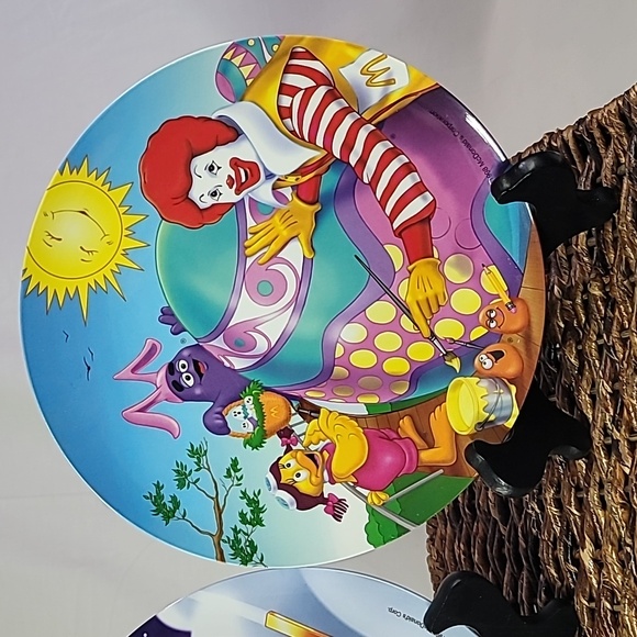 Vintage Ronald McDonald's Collectors Plates 1997 Christmas Plate 1998 Easter Egg - Picture 6 of 9